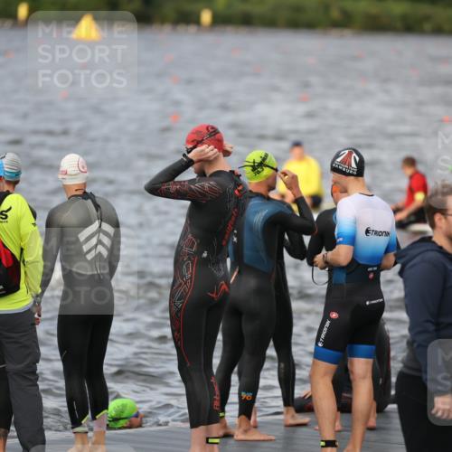 25.08.2024 - Elbe Triathlon Hamburg H.Heesch http://msf.ph/oto/6830518 25.08.2024 07:58:34 Schwimmen  meine-sportfotos.de
