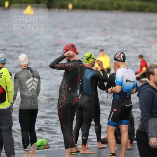 25.08.2024 - Elbe Triathlon Hamburg H.Heesch http://msf.ph/oto/6830521 25.08.2024 07:58:34 Schwimmen  meine-sportfotos.de