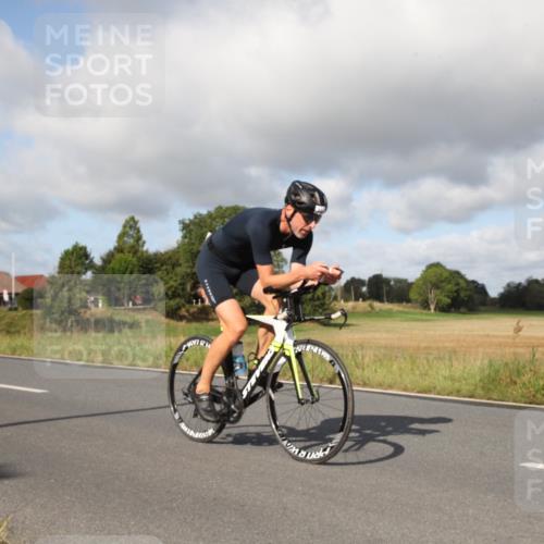 25.08.2024 - Elbe Triathlon Hamburg Fuchs,  Jonas http://msf.ph/oto/6830526 25.08.2024 09:53:11 Radfahren 342, 404, 465, 123, 479 meine-sportfotos.de