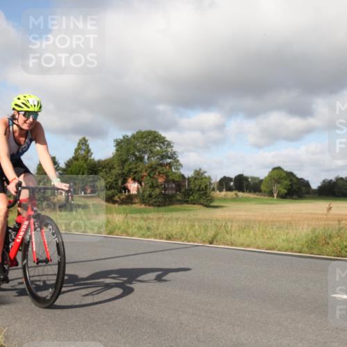 25.08.2024 - Elbe Triathlon Hamburg Fuchs,  Jonas http://msf.ph/oto/6830531 25.08.2024 09:53:14 Radfahren 342, 404, 465, 123, 479, 553, 419 meine-sportfotos.de
