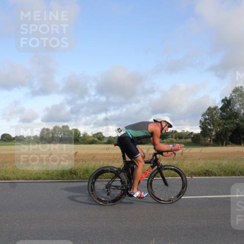 25.08.2024 - Elbe Triathlon Hamburg Fuchs,  Jonas http://msf.ph/oto/6830533 25.08.2024 09:22:50 Radfahren 45, 443, 266, 56 meine-sportfotos.de