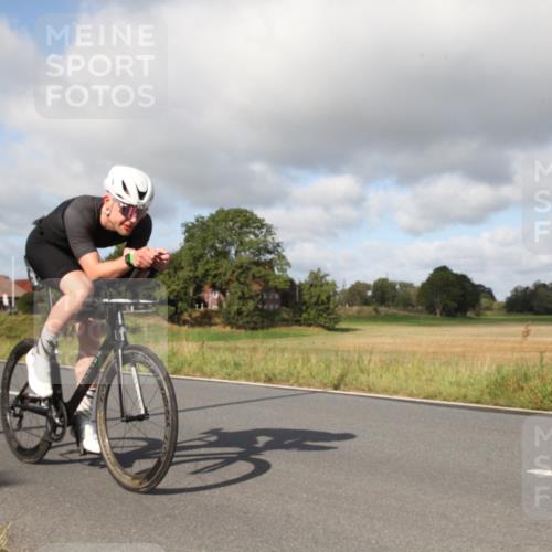 25.08.2024 - Elbe Triathlon Hamburg Fuchs,  Jonas http://msf.ph/oto/6830554 25.08.2024 09:53:22 Radfahren 553, 419, 226, 365, 451 meine-sportfotos.de