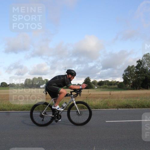 25.08.2024 - Elbe Triathlon Hamburg Fuchs,  Jonas http://msf.ph/oto/6830557 25.08.2024 09:23:13 Radfahren 105, 340, 120, 367 meine-sportfotos.de