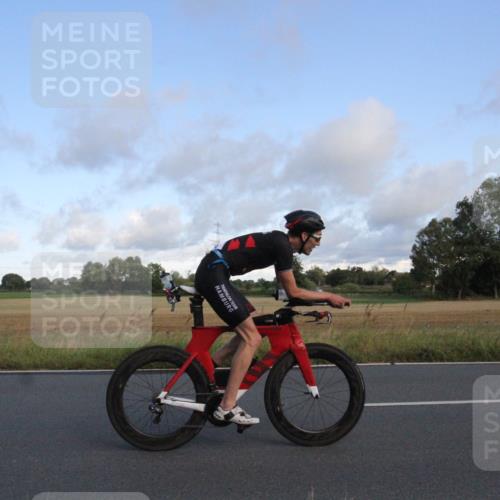 25.08.2024 - Elbe Triathlon Hamburg Fuchs,  Jonas http://msf.ph/oto/6830588 25.08.2024 09:23:35 Radfahren 258, 86, 64, 342, 35 meine-sportfotos.de