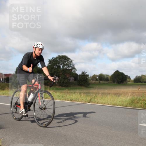 25.08.2024 - Elbe Triathlon Hamburg Fuchs,  Jonas http://msf.ph/oto/6830589 25.08.2024 09:53:53 Radfahren 464, 430, 498 meine-sportfotos.de
