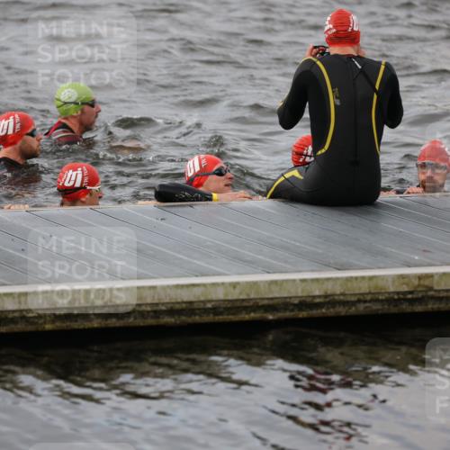25.08.2024 - Elbe Triathlon Hamburg H.Heesch http://msf.ph/oto/6830594 25.08.2024 07:58:45 Schwimmen  meine-sportfotos.de