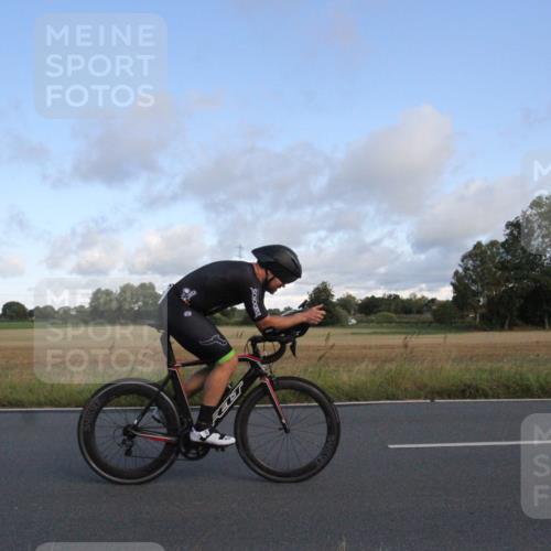 25.08.2024 - Elbe Triathlon Hamburg Fuchs,  Jonas http://msf.ph/oto/6830596 25.08.2024 09:23:39 Radfahren 64, 342, 35, 153 meine-sportfotos.de