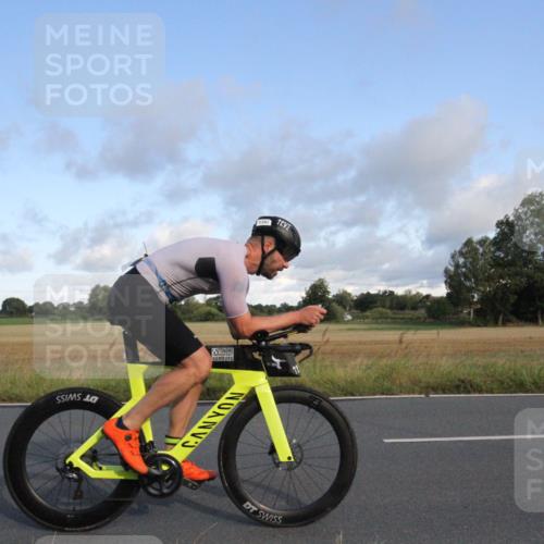 25.08.2024 - Elbe Triathlon Hamburg Fuchs,  Jonas http://msf.ph/oto/6830615 25.08.2024 09:23:51 Radfahren 310, 404, 60, 278 meine-sportfotos.de