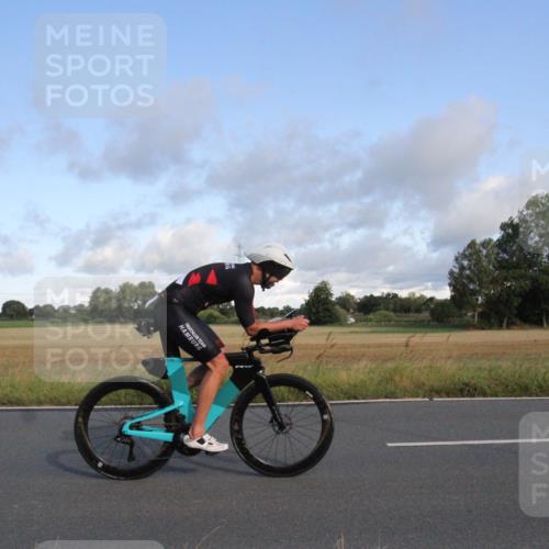 25.08.2024 - Elbe Triathlon Hamburg Fuchs,  Jonas http://msf.ph/oto/6830621 25.08.2024 09:23:52 Radfahren 310, 404, 60, 278 meine-sportfotos.de