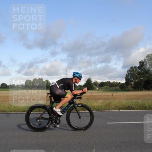25.08.2024 - Elbe Triathlon Hamburg Fuchs,  Jonas http://msf.ph/oto/6830627 25.08.2024 09:23:59 Radfahren 278, 142, 369 meine-sportfotos.de