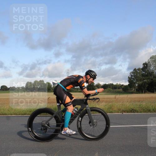 25.08.2024 - Elbe Triathlon Hamburg Fuchs,  Jonas http://msf.ph/oto/6830634 25.08.2024 09:24:03 Radfahren 142, 369, 76, 74, 117 meine-sportfotos.de