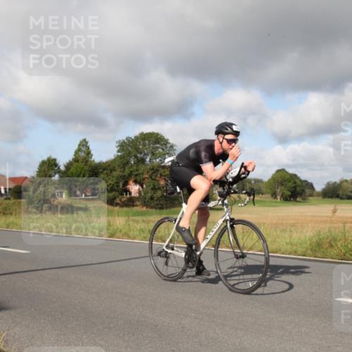 25.08.2024 - Elbe Triathlon Hamburg Fuchs,  Jonas http://msf.ph/oto/6830639 25.08.2024 09:54:27 Radfahren 368, 390, 119, 363, 518, 248 meine-sportfotos.de
