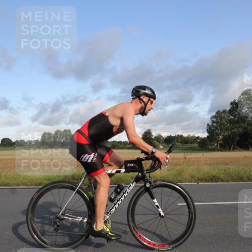 25.08.2024 - Elbe Triathlon Hamburg Fuchs,  Jonas http://msf.ph/oto/6830640 25.08.2024 09:24:07 Radfahren 369, 76, 74, 117, 283 meine-sportfotos.de