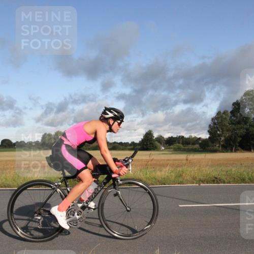25.08.2024 - Elbe Triathlon Hamburg Fuchs,  Jonas http://msf.ph/oto/6830669 25.08.2024 09:24:16 Radfahren 283, 97, 174, 295, 94 meine-sportfotos.de