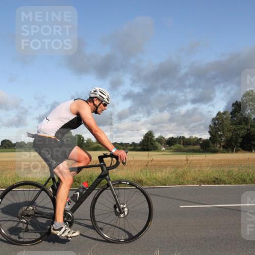 25.08.2024 - Elbe Triathlon Hamburg Fuchs,  Jonas http://msf.ph/oto/6830677 25.08.2024 09:24:23 Radfahren 295, 94, 420, 309, 186, 180 meine-sportfotos.de