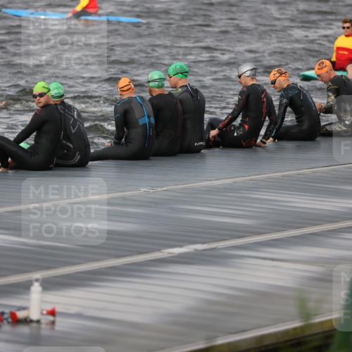 25.08.2024 - Elbe Triathlon Hamburg H.Heesch http://msf.ph/oto/6830728 25.08.2024 08:01:26 Schwimmen  meine-sportfotos.de