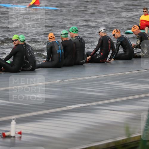 25.08.2024 - Elbe Triathlon Hamburg H.Heesch http://msf.ph/oto/6830732 25.08.2024 08:01:26 Schwimmen  meine-sportfotos.de