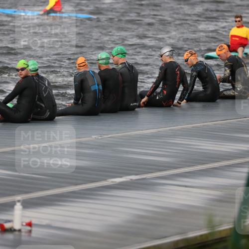 25.08.2024 - Elbe Triathlon Hamburg H.Heesch http://msf.ph/oto/6830735 25.08.2024 08:01:26 Schwimmen  meine-sportfotos.de