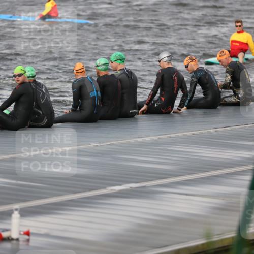 25.08.2024 - Elbe Triathlon Hamburg H.Heesch http://msf.ph/oto/6830744 25.08.2024 08:01:26 Schwimmen  meine-sportfotos.de