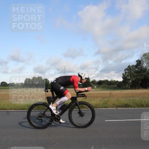 25.08.2024 - Elbe Triathlon Hamburg Fuchs,  Jonas http://msf.ph/oto/6830745 25.08.2024 09:25:07 Radfahren 220, 110, 95, 87, 303, 426 meine-sportfotos.de