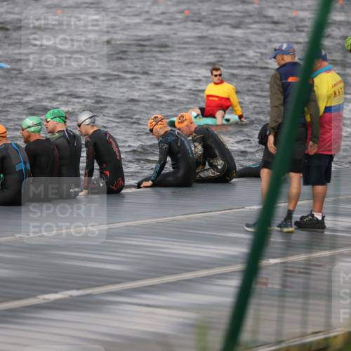 25.08.2024 - Elbe Triathlon Hamburg H.Heesch http://msf.ph/oto/6830756 25.08.2024 08:01:27 Schwimmen  meine-sportfotos.de