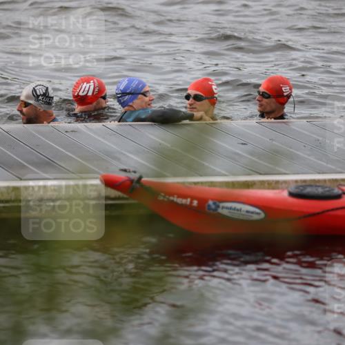 25.08.2024 - Elbe Triathlon Hamburg H.Heesch http://msf.ph/oto/6830760 25.08.2024 08:01:37 Schwimmen  meine-sportfotos.de