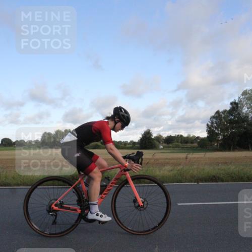 25.08.2024 - Elbe Triathlon Hamburg Fuchs,  Jonas http://msf.ph/oto/6830771 25.08.2024 09:25:22 Radfahren 226, 43, 121, 122, 58 meine-sportfotos.de
