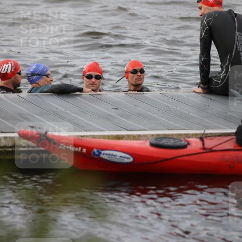 25.08.2024 - Elbe Triathlon Hamburg H.Heesch http://msf.ph/oto/6830775 25.08.2024 08:01:38 Schwimmen  meine-sportfotos.de
