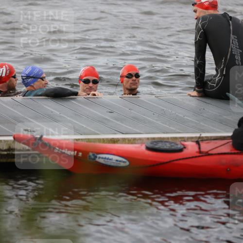 25.08.2024 - Elbe Triathlon Hamburg H.Heesch http://msf.ph/oto/6830786 25.08.2024 08:01:38 Schwimmen  meine-sportfotos.de