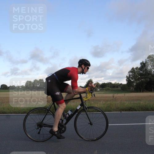 25.08.2024 - Elbe Triathlon Hamburg Fuchs,  Jonas http://msf.ph/oto/6830790 25.08.2024 09:25:49 Radfahren 347, 77, 238 meine-sportfotos.de