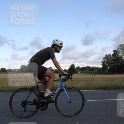 25.08.2024 - Elbe Triathlon Hamburg Fuchs,  Jonas http://msf.ph/oto/6830813 25.08.2024 09:26:04 Radfahren 210, 230, 202, 166, 222, 158, 61, 252, 390 meine-sportfotos.de