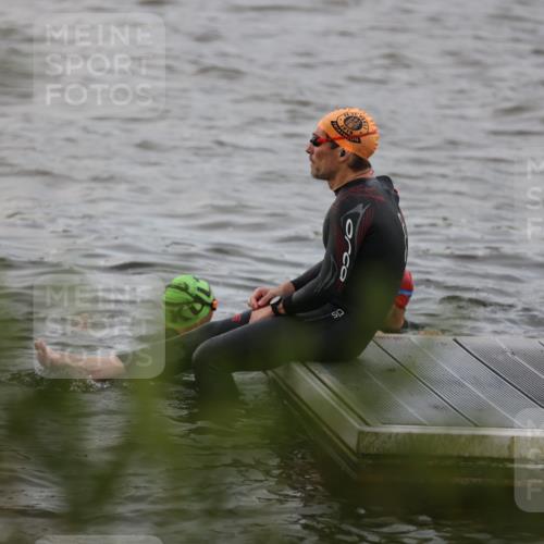 25.08.2024 - Elbe Triathlon Hamburg H.Heesch http://msf.ph/oto/6830814 25.08.2024 08:01:43 Schwimmen  meine-sportfotos.de