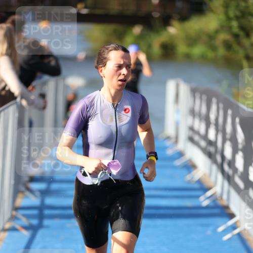 25.08.2024 - Elbe Triathlon Hamburg H.Heesch http://msf.ph/oto/6830827 25.08.2024 09:37:32 Schwimmen 471, 488, 491, 493, 500, 509 meine-sportfotos.de