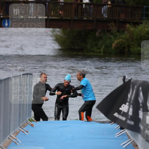 25.08.2024 - Elbe Triathlon Hamburg H.Heesch http://msf.ph/oto/6830828 25.08.2024 08:26:29 Schwimmen 85 meine-sportfotos.de