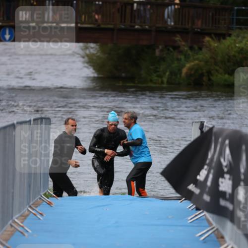 25.08.2024 - Elbe Triathlon Hamburg H.Heesch http://msf.ph/oto/6830842 25.08.2024 08:26:29 Schwimmen 85 meine-sportfotos.de