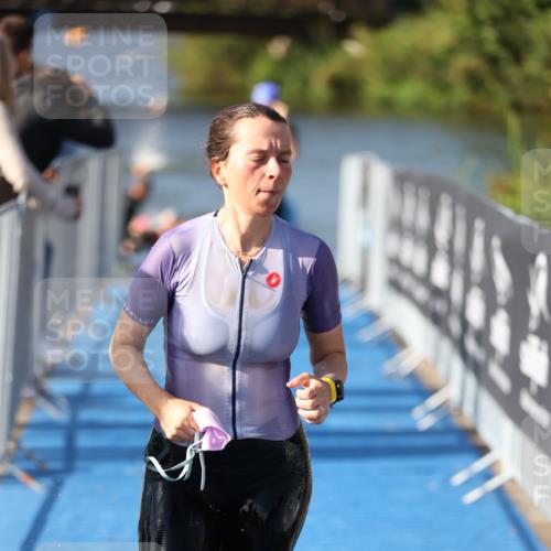 25.08.2024 - Elbe Triathlon Hamburg H.Heesch http://msf.ph/oto/6830844 25.08.2024 09:37:32 Schwimmen 471, 488, 491, 493, 500, 509 meine-sportfotos.de