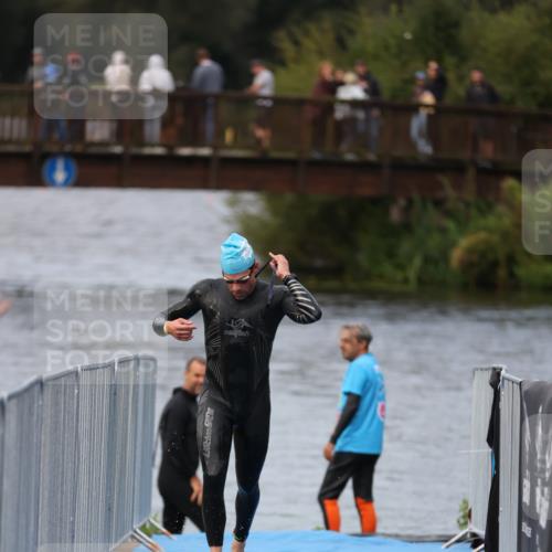 25.08.2024 - Elbe Triathlon Hamburg H.Heesch http://msf.ph/oto/6830846 25.08.2024 08:26:34 Schwimmen 85 meine-sportfotos.de