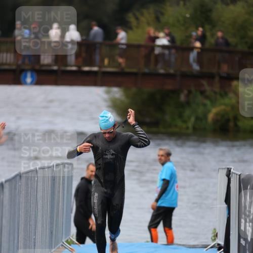 25.08.2024 - Elbe Triathlon Hamburg H.Heesch http://msf.ph/oto/6830857 25.08.2024 08:26:34 Schwimmen 85 meine-sportfotos.de