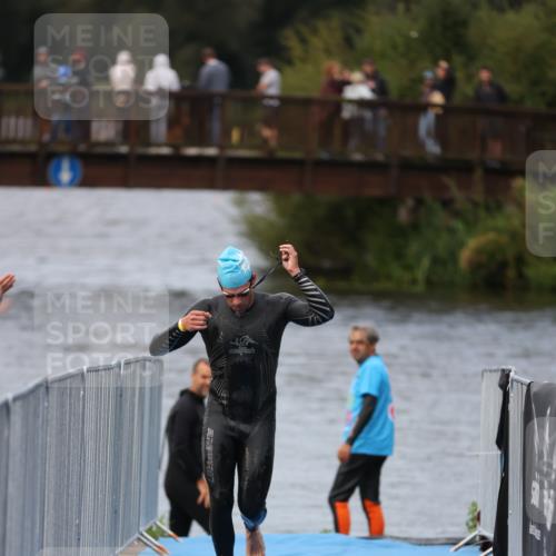25.08.2024 - Elbe Triathlon Hamburg H.Heesch http://msf.ph/oto/6830865 25.08.2024 08:26:34 Schwimmen 85 meine-sportfotos.de