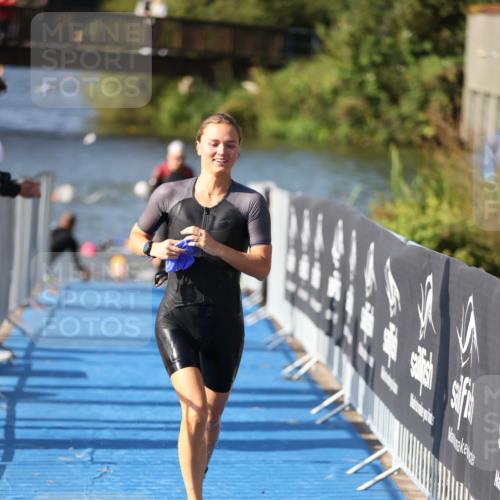 25.08.2024 - Elbe Triathlon Hamburg H.Heesch http://msf.ph/oto/6830879 25.08.2024 09:37:35 Schwimmen 471, 472, 488, 491, 493, 500, 509 meine-sportfotos.de