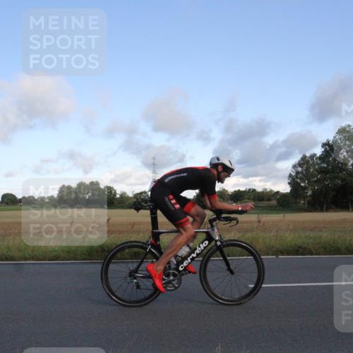 25.08.2024 - Elbe Triathlon Hamburg Fuchs,  Jonas http://msf.ph/oto/6830890 25.08.2024 09:26:49 Radfahren 185, 409, 282 meine-sportfotos.de