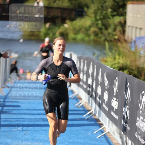 25.08.2024 - Elbe Triathlon Hamburg H.Heesch http://msf.ph/oto/6830891 25.08.2024 09:37:35 Schwimmen 471, 472, 488, 491, 493, 500, 509 meine-sportfotos.de