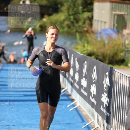 25.08.2024 - Elbe Triathlon Hamburg H.Heesch http://msf.ph/oto/6830916 25.08.2024 09:37:36 Schwimmen 471, 472, 488, 491, 493, 500, 509 meine-sportfotos.de