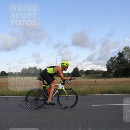 25.08.2024 - Elbe Triathlon Hamburg Fuchs,  Jonas http://msf.ph/oto/6830923 25.08.2024 09:27:21 Radfahren 235, 434, 387 meine-sportfotos.de