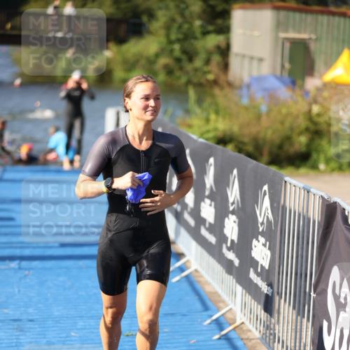 25.08.2024 - Elbe Triathlon Hamburg H.Heesch http://msf.ph/oto/6830933 25.08.2024 09:37:36 Schwimmen 471, 472, 488, 491, 493, 500, 509 meine-sportfotos.de
