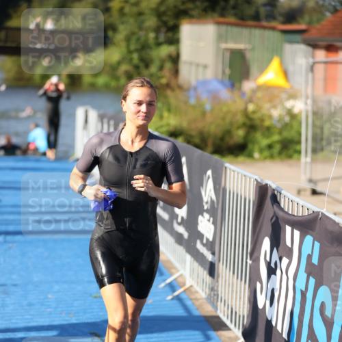 25.08.2024 - Elbe Triathlon Hamburg H.Heesch http://msf.ph/oto/6830956 25.08.2024 09:37:36 Schwimmen 471, 472, 488, 491, 493, 500, 509 meine-sportfotos.de