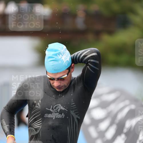 25.08.2024 - Elbe Triathlon Hamburg H.Heesch http://msf.ph/oto/6830965 25.08.2024 08:26:39 Schwimmen 85 meine-sportfotos.de