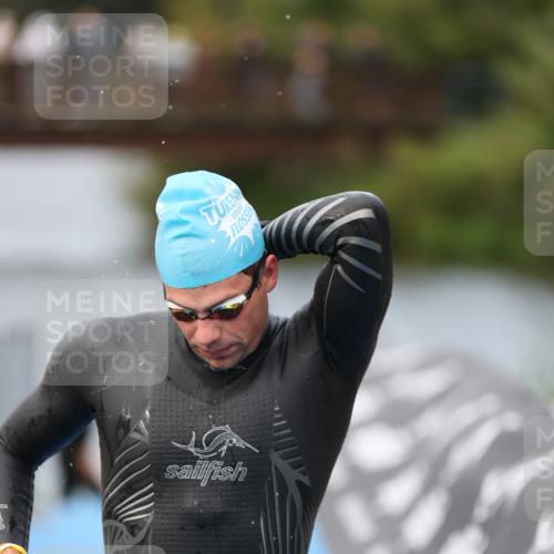 25.08.2024 - Elbe Triathlon Hamburg H.Heesch http://msf.ph/oto/6830974 25.08.2024 08:26:39 Schwimmen 85 meine-sportfotos.de