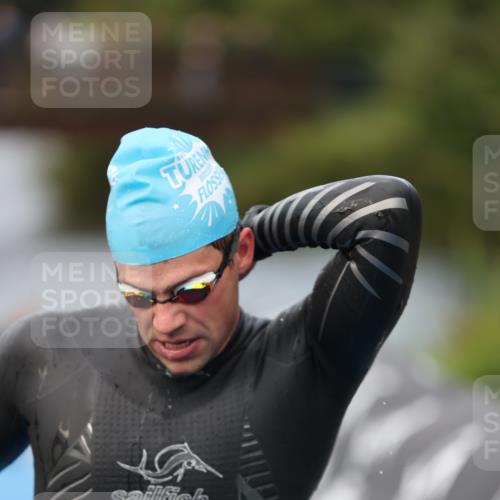 25.08.2024 - Elbe Triathlon Hamburg H.Heesch http://msf.ph/oto/6830993 25.08.2024 08:26:39 Schwimmen 85 meine-sportfotos.de