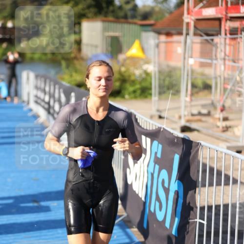 25.08.2024 - Elbe Triathlon Hamburg H.Heesch http://msf.ph/oto/6830997 25.08.2024 09:37:37 Schwimmen 471, 472, 488, 491, 493, 500, 509 meine-sportfotos.de